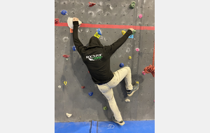 Sweat capuche col croisé noir